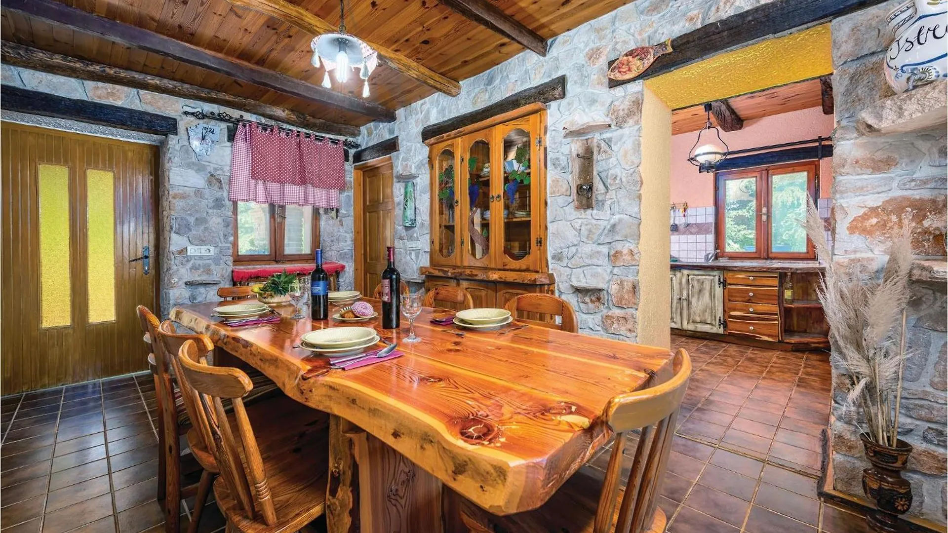 Gorgeous Home In Nedescina With Kitchen 0*,